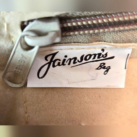 Jainsons Bag - Gold Metallic and Red Velvet Clutch - Picture 5 of 6